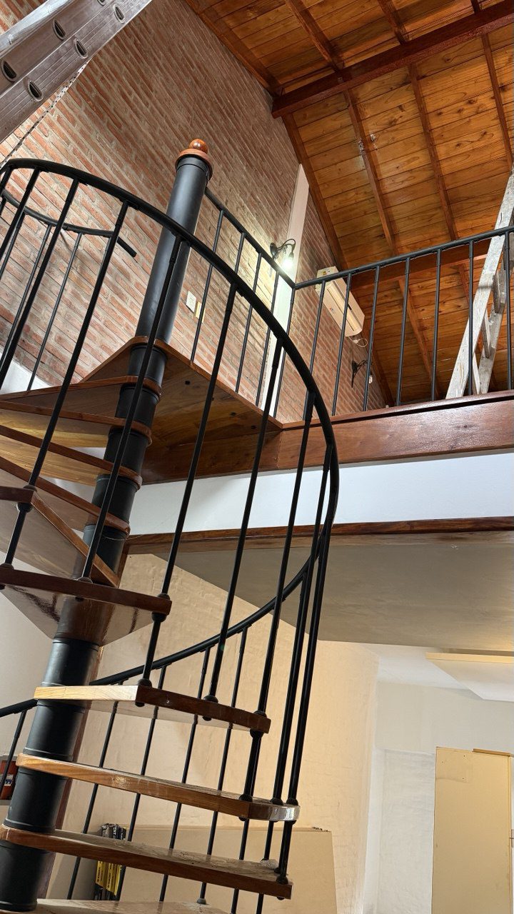 Escalera hecha por FLOCEMAT