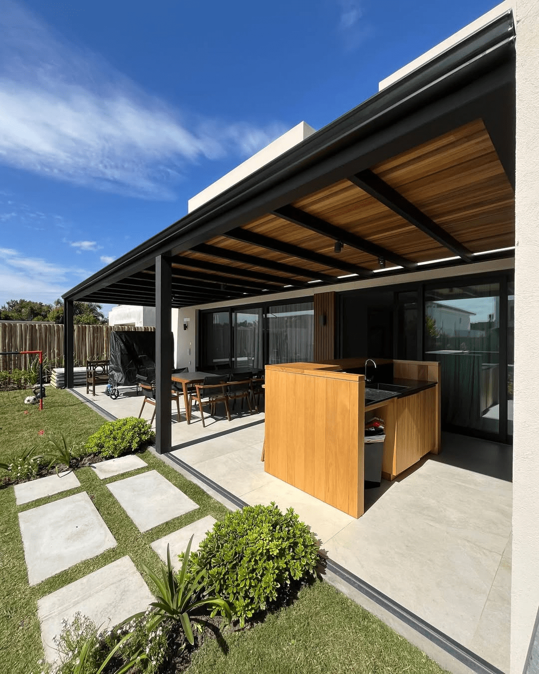 Pérgola hecha por FLOCEMAT - Barrio privado zona norte